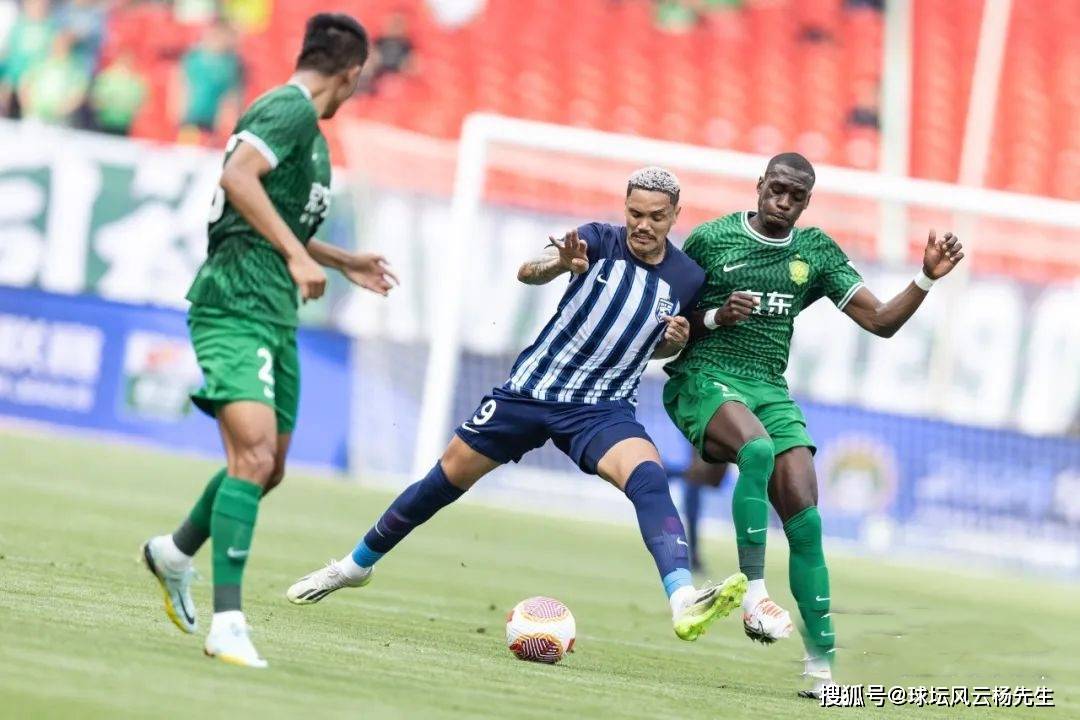 九游娱乐APP-武汉三镇发布备战花絮，冲刺阶段伤情更新，德甲任务艰巨，球探报告显示潜力